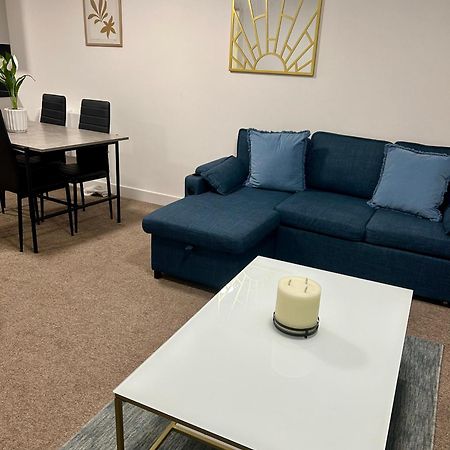 Failsworth Luxury Apartment With Free Parking By Daley Stays Манчестър Екстериор снимка
