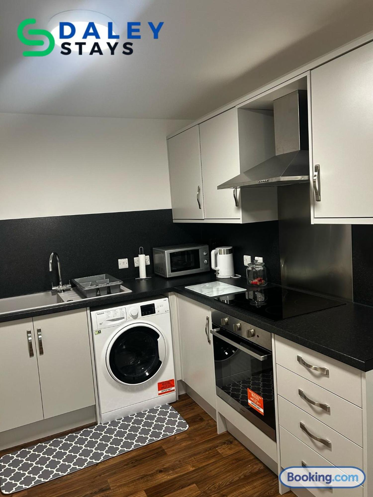Failsworth Luxury Apartment With Free Parking By Daley Stays Манчестър Екстериор снимка