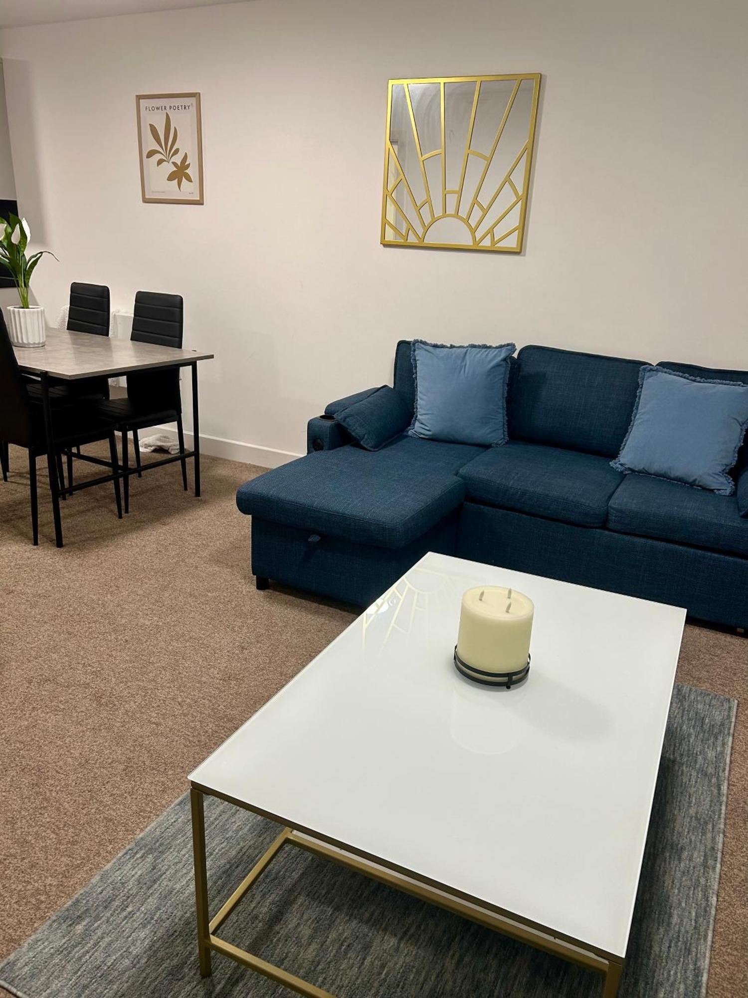 Failsworth Luxury Apartment With Free Parking By Daley Stays Манчестър Екстериор снимка